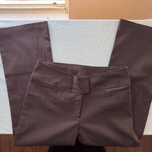 Y2K Fina Fina brown capris size small. in a sleek...